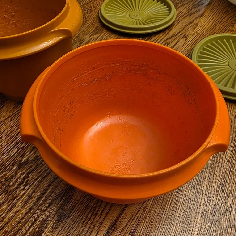 Vintage Tupperware Servalier Bowls 20 oz‎ Orange Mustard Sunburst Lids Set of 2